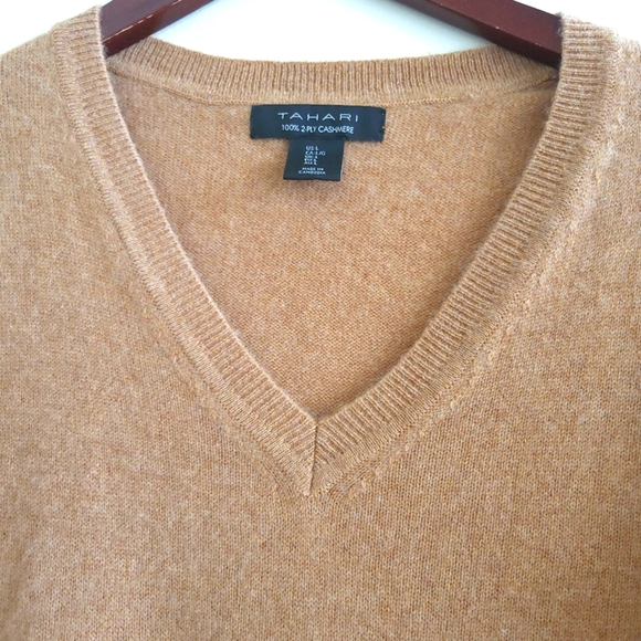 Cashmere Tahari Tan V-Neck Sweater Soft Knit Essential - Picture 4 of 7